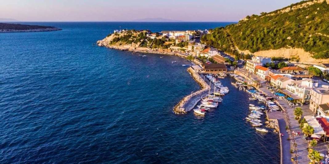 Tatil için Çeşme ve Alaçatı’yı unutun! İzmir’in huzur dola rotası: Plajları pırıl pırıl, sokakları sessiz sedasız! 1